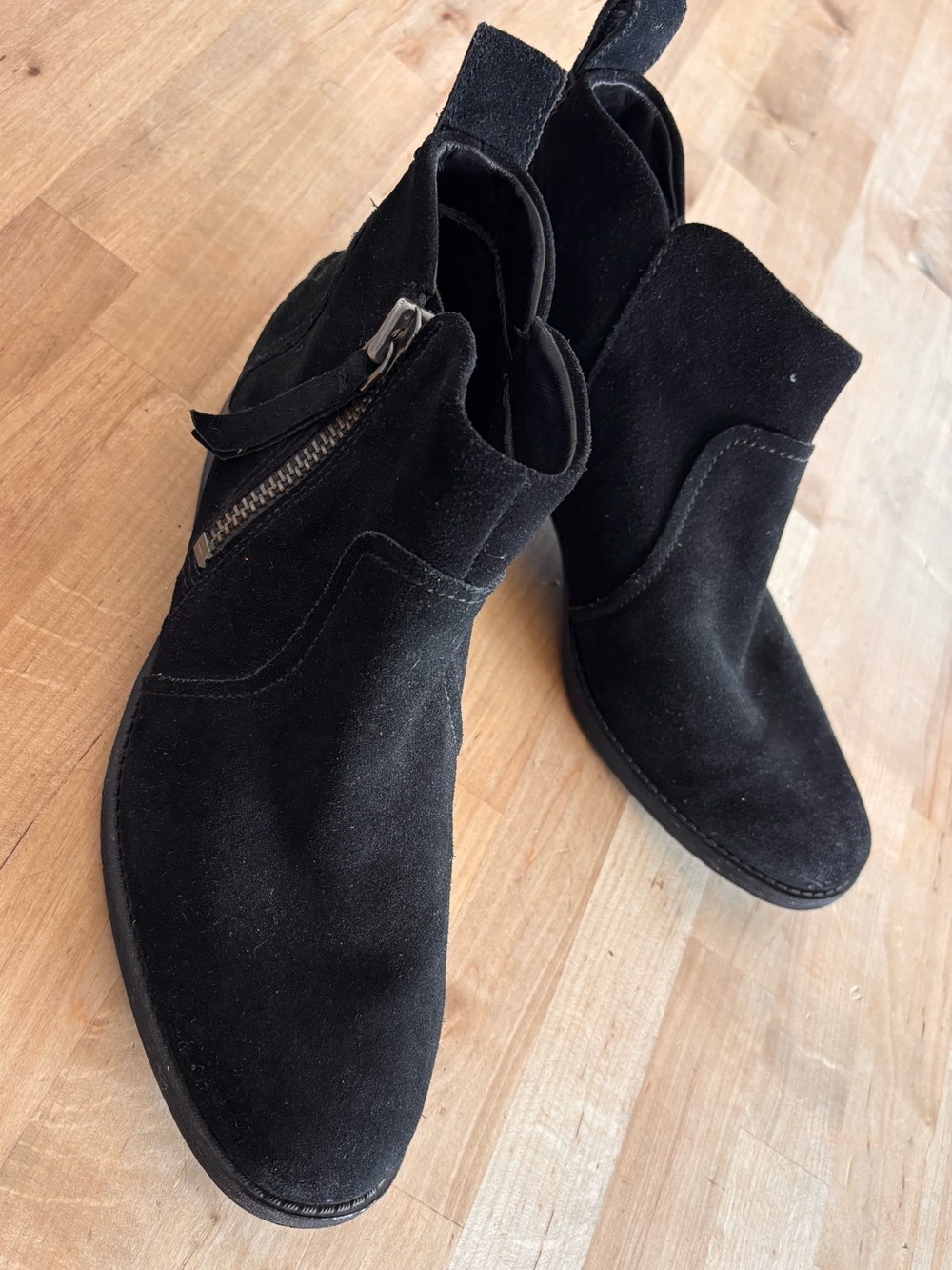 UGG Aureo II Black Suede Waterproof Ankle Boots Booties Size 9